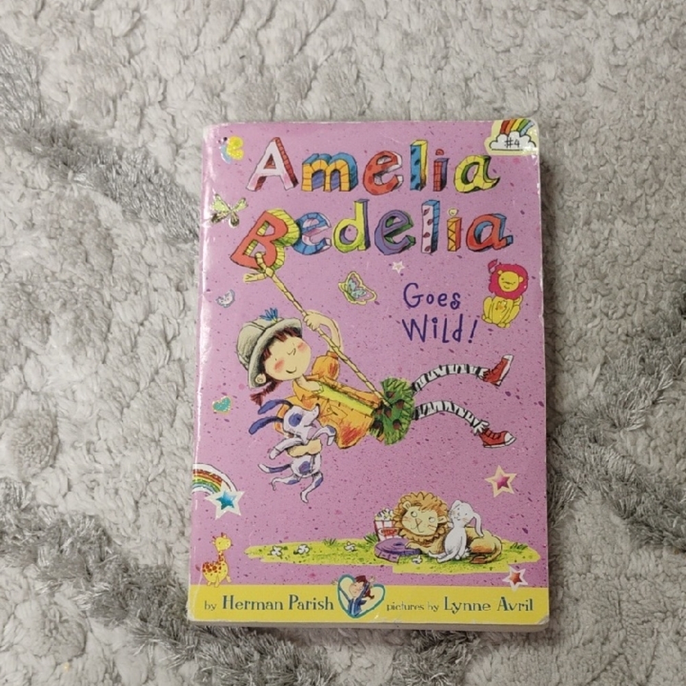 Amelia Bedelia Goes Wild! Children's Book